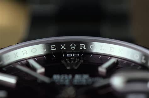 When Did Rolex Start Engraving the Rehaut: A Delve into the Brand’s Timeless Craftsmanship